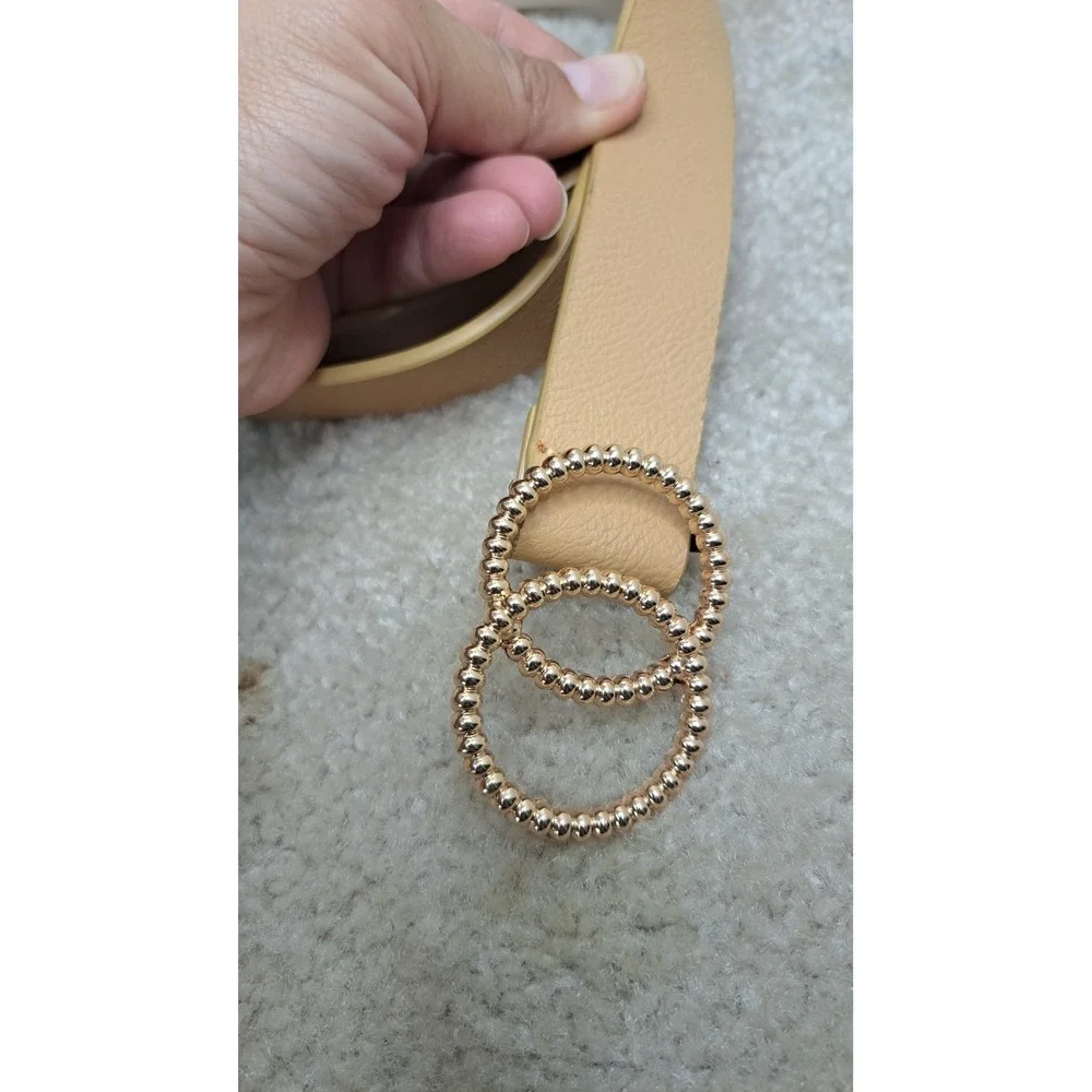Moxy Boutique Beige Belt Boho Women's Size M / L Textured Gold Buckle Belt